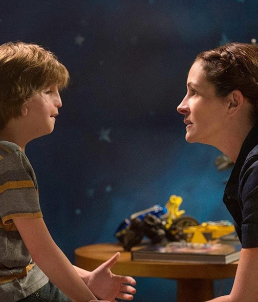 La película de Extraordinario, con Jacon Tremblay y Julia Roberts, es uno de los estrenos imperdibles de Netflix este mes.  Fotografía de IMDb