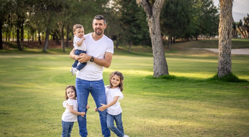 Paulo Pezzolano y sus hijos. Foto: Carlos Dayan Aparicio.