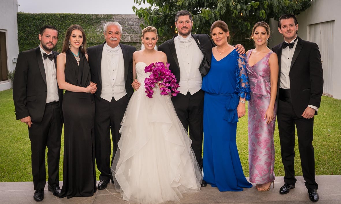 Constanza Ettiene, José Eduardo García, Roberto García, Andrea Loperena Báez, Mauricio García Gómez,  Hazel Gómez de García, Cecilia Villaseñor y Robe