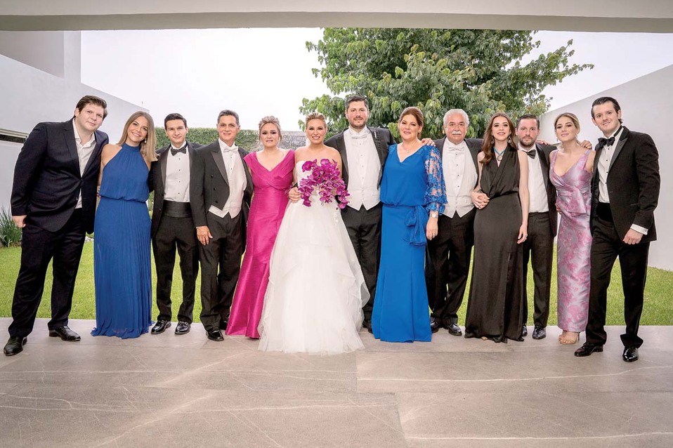 Juan Haeberli Rodríguez, Alejandra Bolado, José Hugo Loperena, José Hugo Loperena, Lorena Baez de Loperena, Andrea Loperena, Mauricio García, Hazel Gó