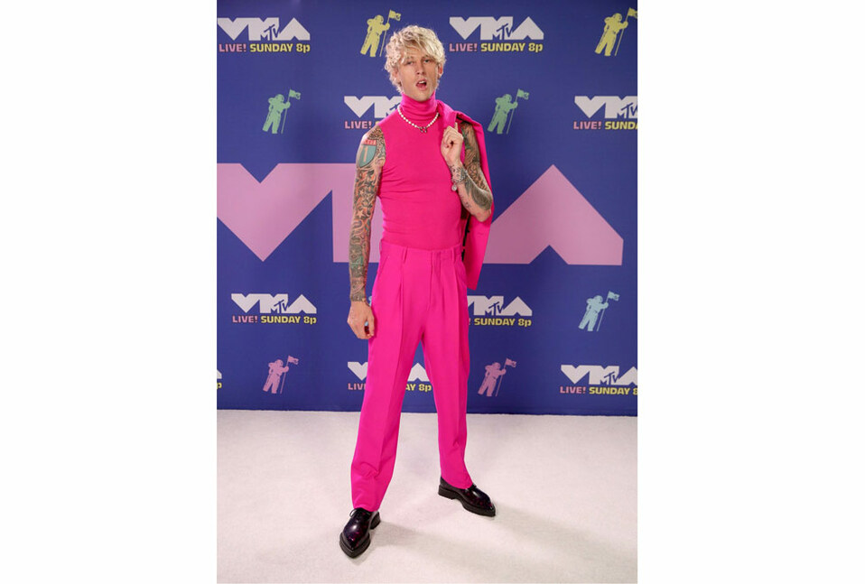 El rapero Machine Gun Kelly lució un conjunto de Kelly in Berluti.