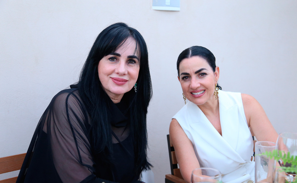 Mónica y Victoria