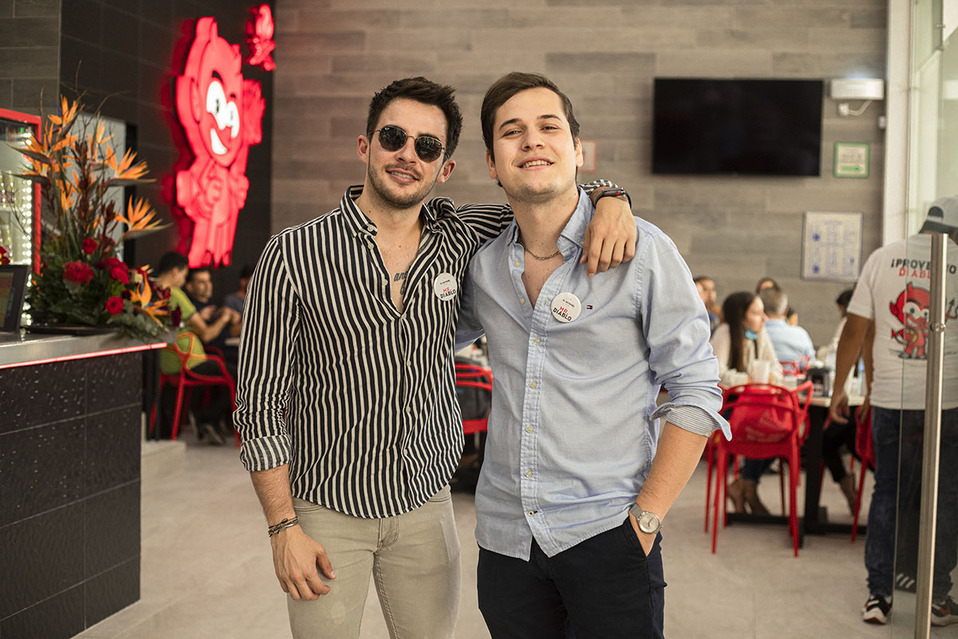 Ariel Abundis y Víctor González