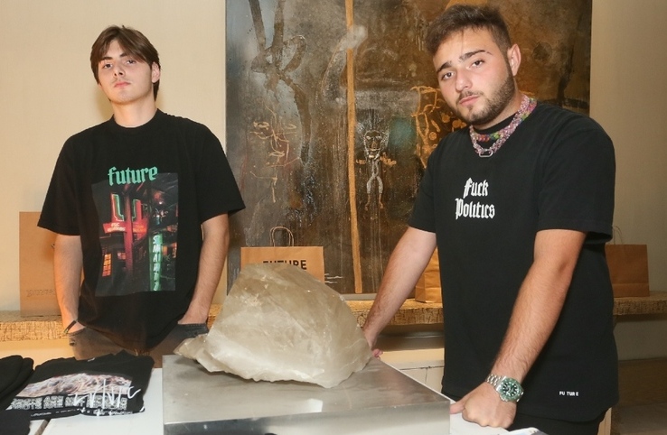 Pato Gracia y Nacho Muñoz montaron una pop up store de su marca Future Zero Point. FOTO: OMAR VALDEZ