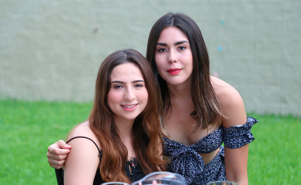 Ariana y Marina