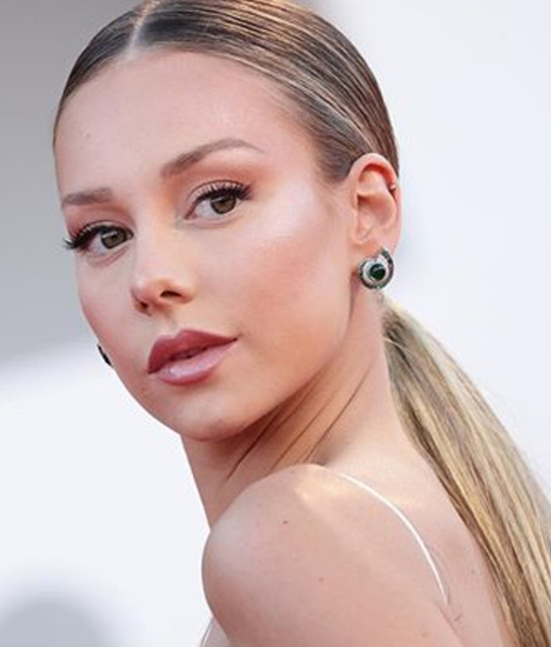 Ester Expósito y el vestido blanco que deslumbró en Venecia (Foto: Instagram)
