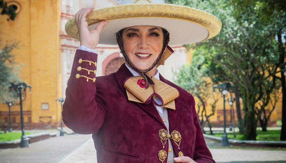 Gaby Gamboa celebra el mes patrio
