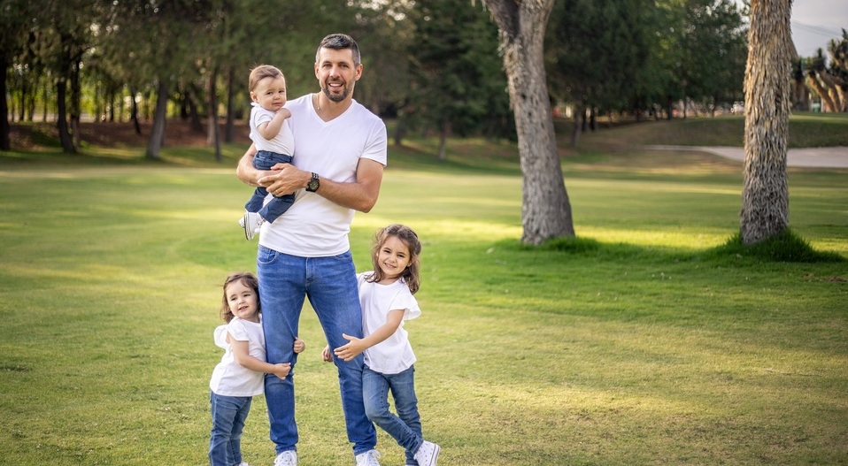 Paulo Pezzolano y sus hijos. Foto: Carlos Dayan Aparicio.