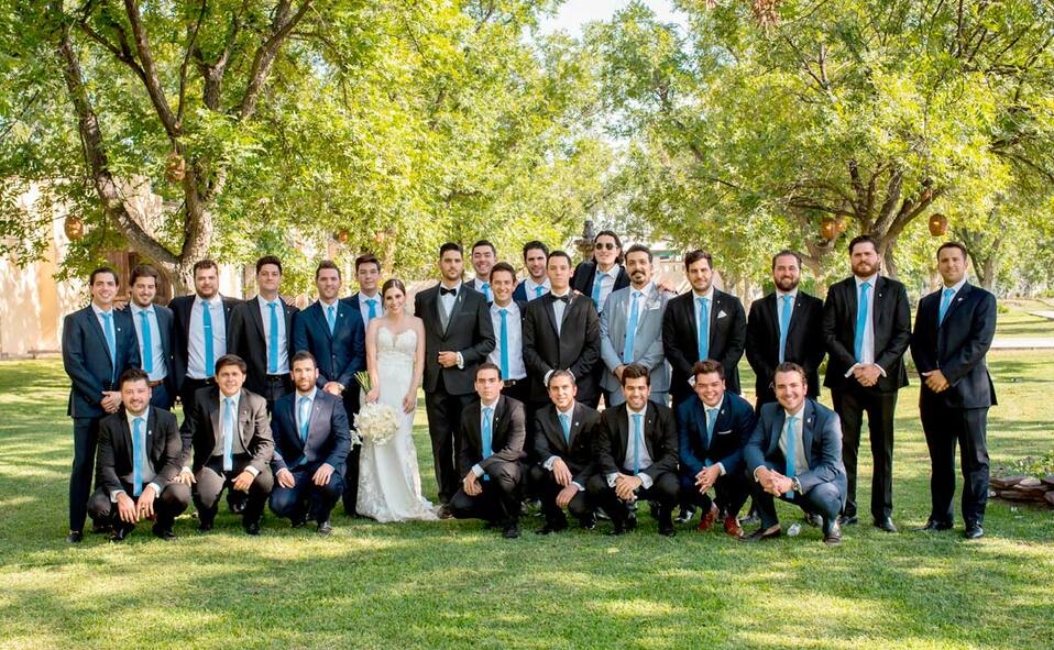 AMIGOS DEL NOVIO