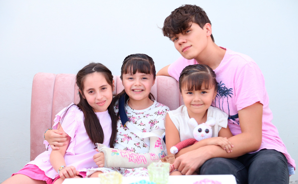 LUCÍA, MARÍA, SHELSSY Y DIEGO