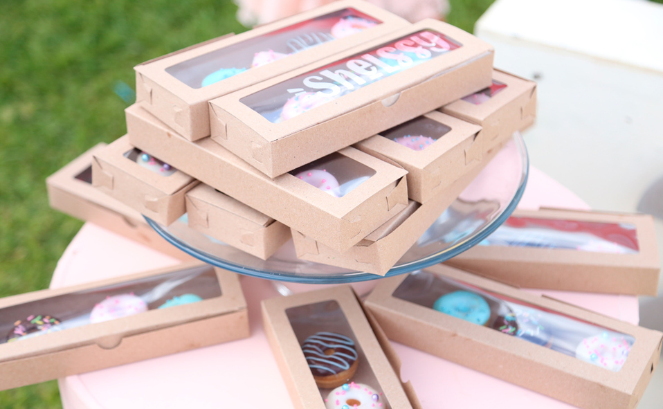 SE OBSEQUIARON DONAS DECORADAS