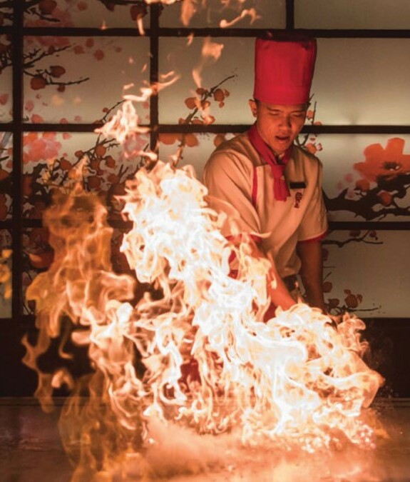 Benihana estará entregando comida a domicilio con 15% de descuento.