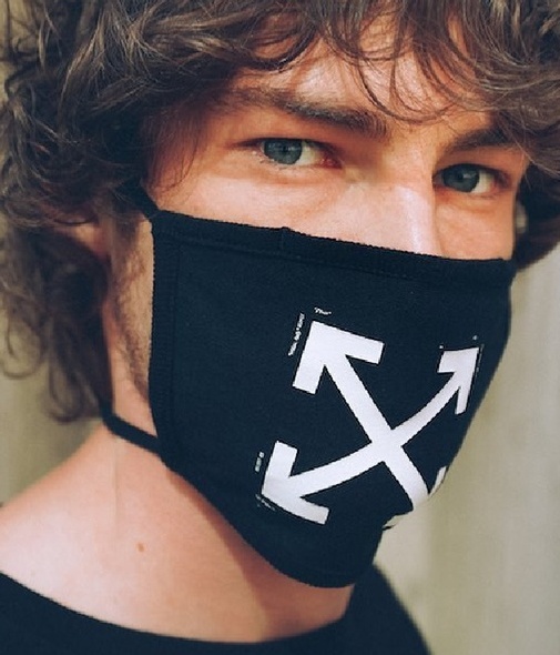 A nivel mundial, alrededor del 60 por ciento de las muertes atribuidas a covid-19 son hombres, según la OMS (Foto: Off-White/Instagram)