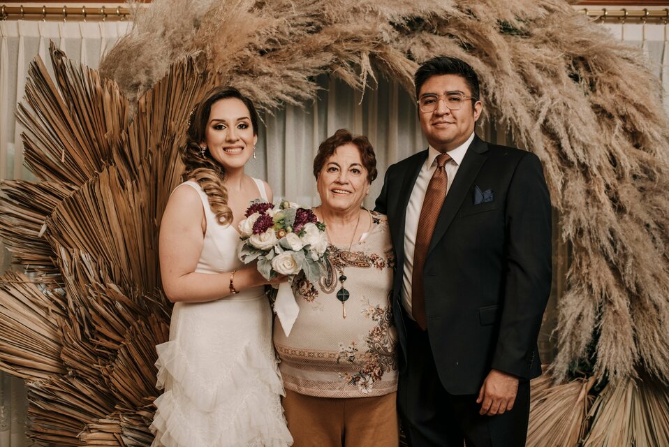 Zuleth Butrón, Antonieta Baca y José María Carrazco. Foto: @espinozaphotography