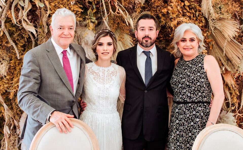 Papás del novio. Leopoldo, Margarita, Leopoldo y Olivia