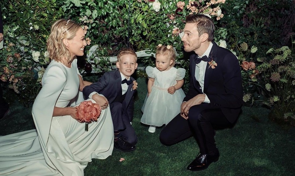 Duff se divorció de Comrie en el 2013 y la actriz dio a luz a su segunda hija, Banks Violet Bair con su novio, ahora esposo, Matthew Koma