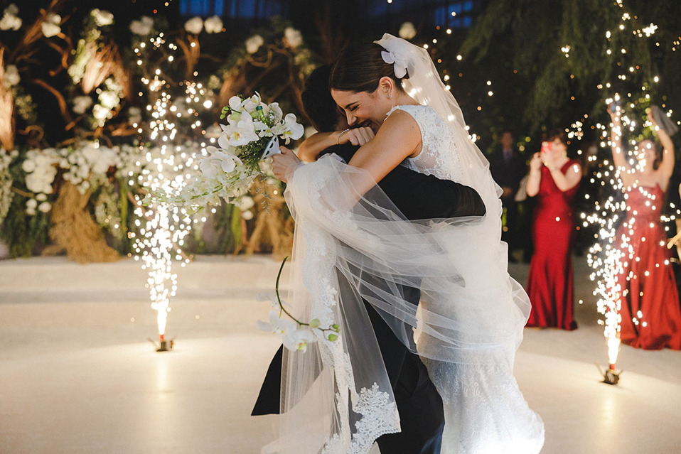 Los novios bailando el Vals