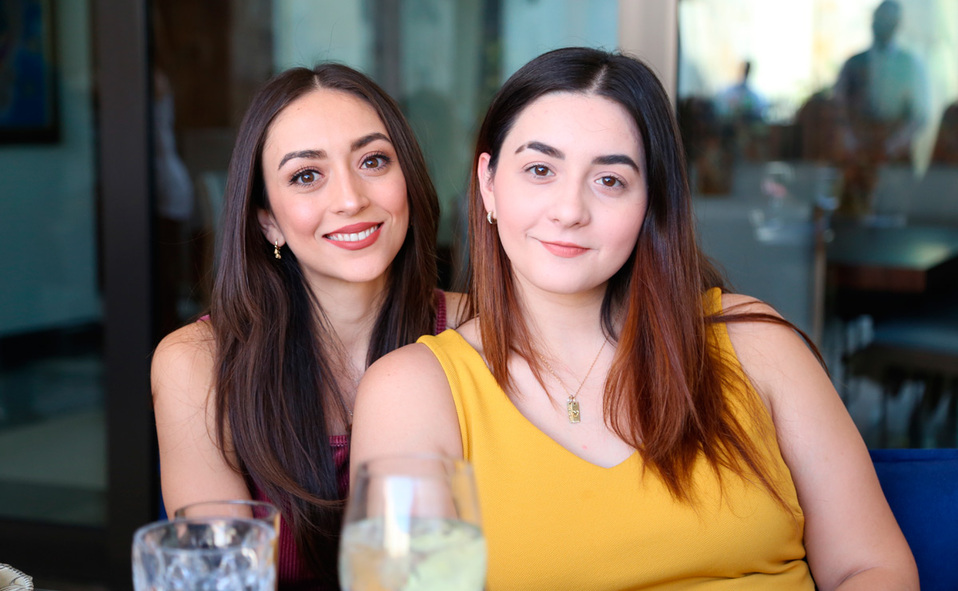 Ana Lucía y Vicky