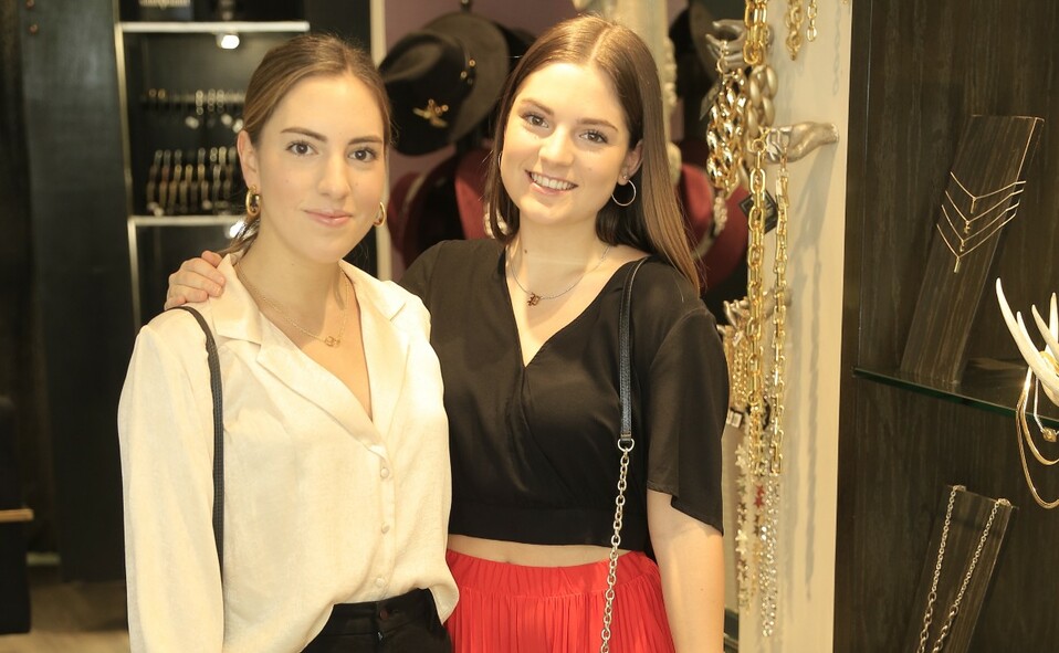 Ivonne Vega y Paulina Vega
