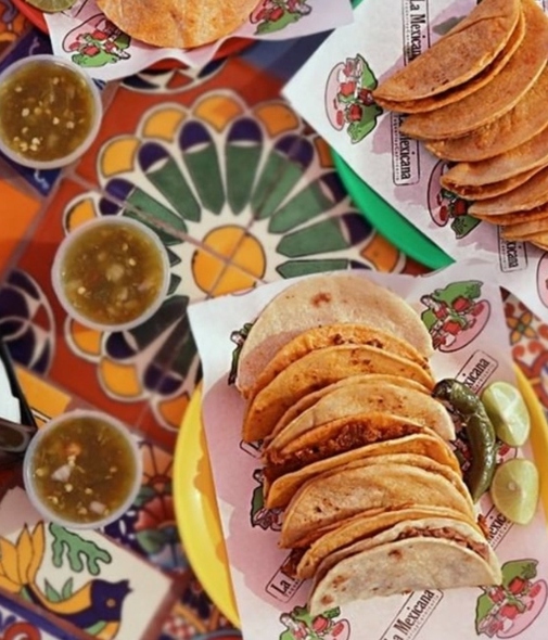 Los tacos de La Mexicana no pueden faltar en tus festejos patrios.
