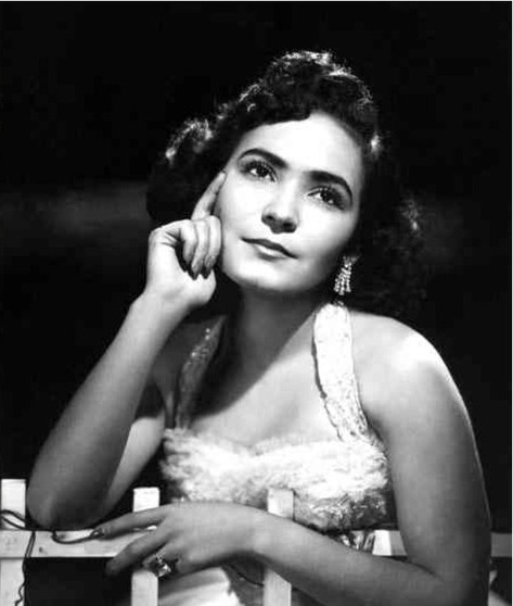 Carmen Salinas Lozano nació en Torreón, Coahuila el 5 de octubre de 1937