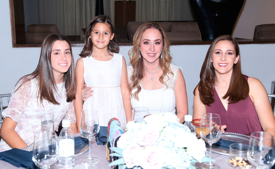 Marian, María Emilia, Nelly y María