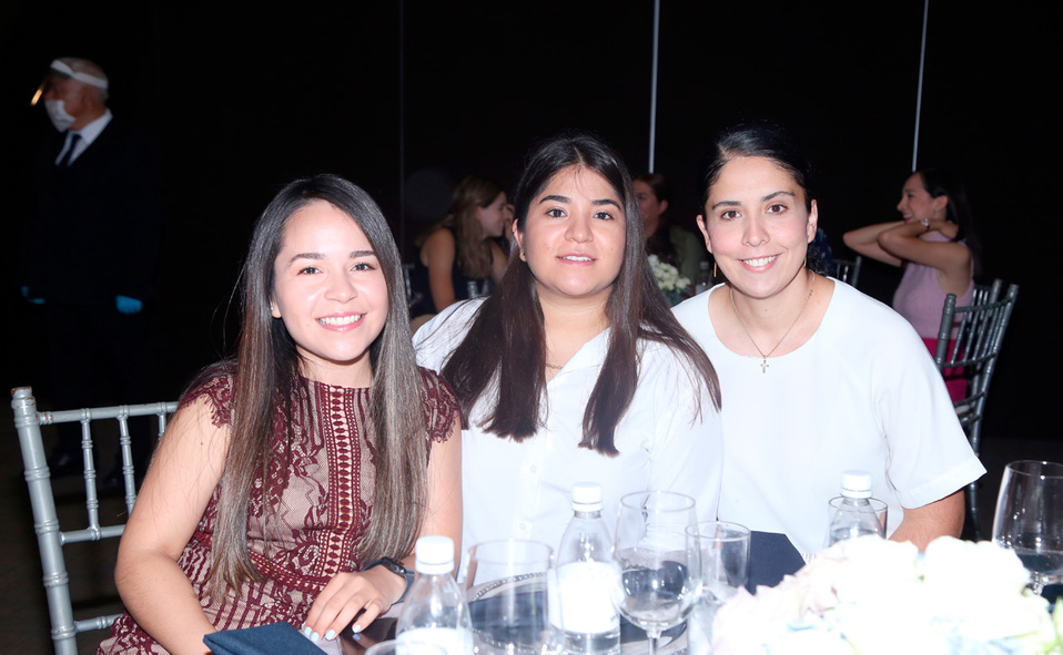 Nazi, Cristina y Katia