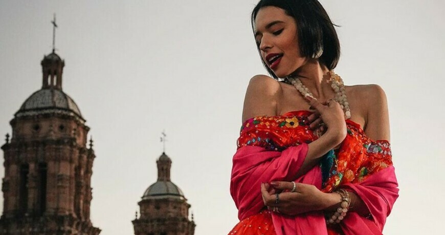 Ángela Aguilar nació el 8 de octubre de 2003 y este año cumplirá 17 años