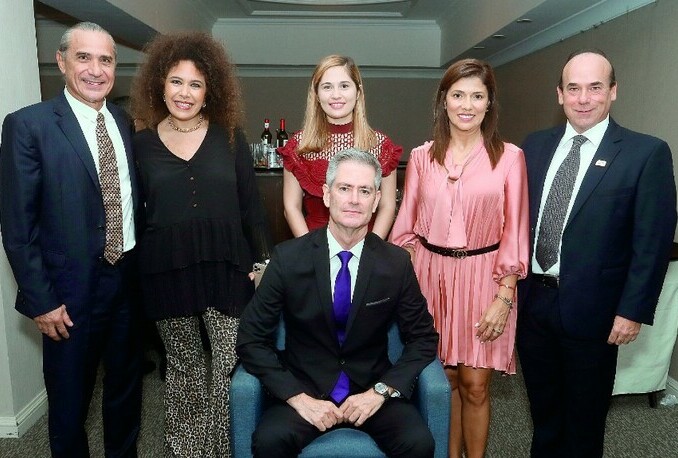 Alberto Valdés, Suzette Marcos, Lorena Ezquivel, Clara Londoño, Gerardo Gutiérrez y Eugenio González.