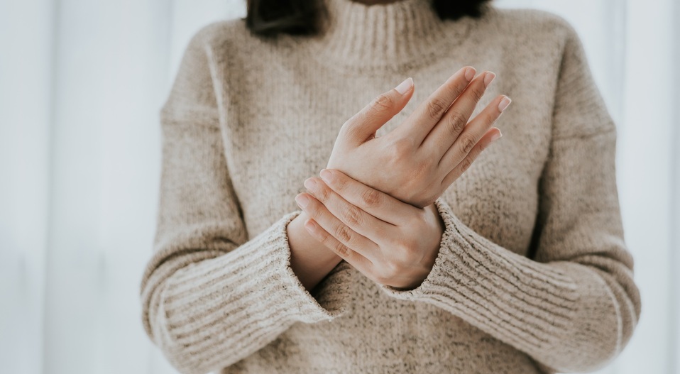 Artritis reumatoide: los primeros síntomas que no debes ignorar (Foto: Getty Images)