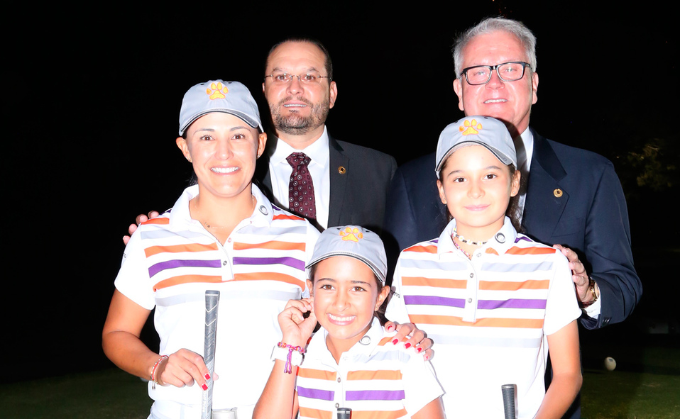 JULIÁN, ENRIQUE, PAMELA, LUCIANA Y REGINA