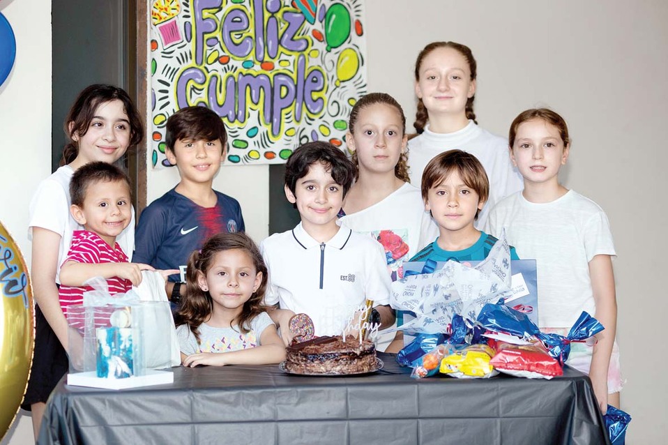 Romina González, Nicolás González, Oscar González, Regina González, Octavio González, Paulina Mata, Sebastián González, Fernanda Mata y Cristina Mansi