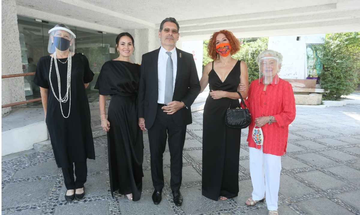 Georgia Elizondo, Claudine Criollos de Elizondo, Luis Juan Elizondo, Camila Elizondo y Georgia De la Garza / Omar Valdez