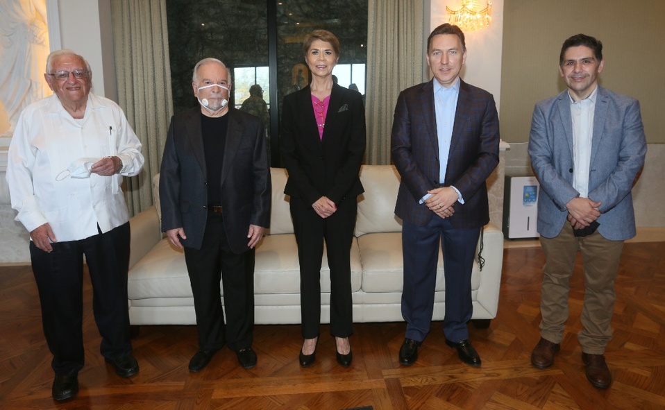 Caton, Gustavo De la Garza, Beatriz Pages, Gregorio Martínez y Celso Garza. FOTO: OMAR VALDEZ