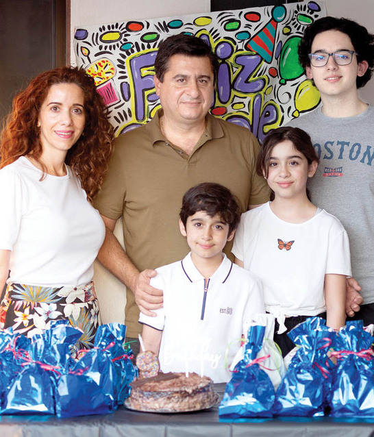 Dora Luz de González, Octavio González, Raúl Bermúdez, Octavio González y Romina González /  Foto: Fermín Rodríguez
