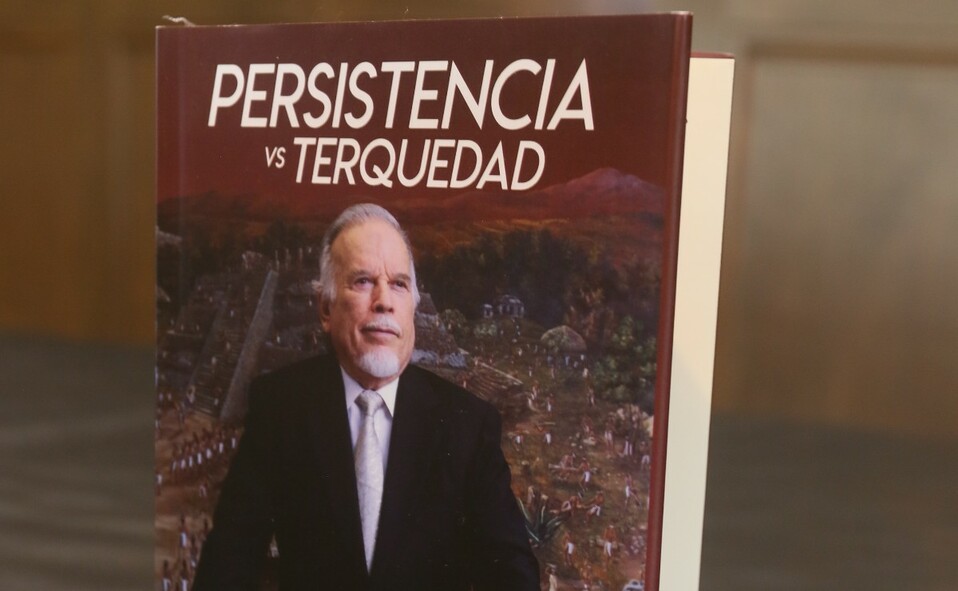 En este título plasma su historia de emprendimiento. FOTO: OMAR VALDEZ