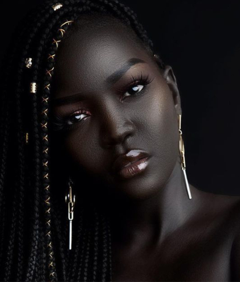 Queen of Dark, ella es Nyakim Gatwech, la modelo con la piel más oscura (Foto: Instagram)