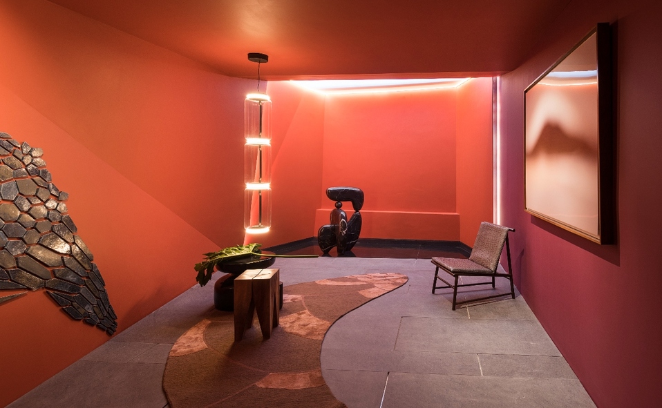 El espacio monocromático de Vieyra Arquitectos juega con las sombras y luces para crear un ambiente de armonía. (Fotografía: cortesía Jaime Navarro).