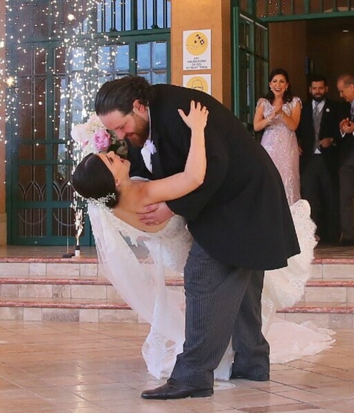 Con un inesperado beso Nora y Andrés cerraron su unión / Foto: Daniel Saldívar