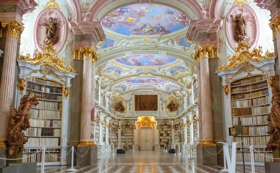 La Admont Abbey Library en Austria es la biblioteca monacal más grande del mundo. (Imagen: Shutterstock).