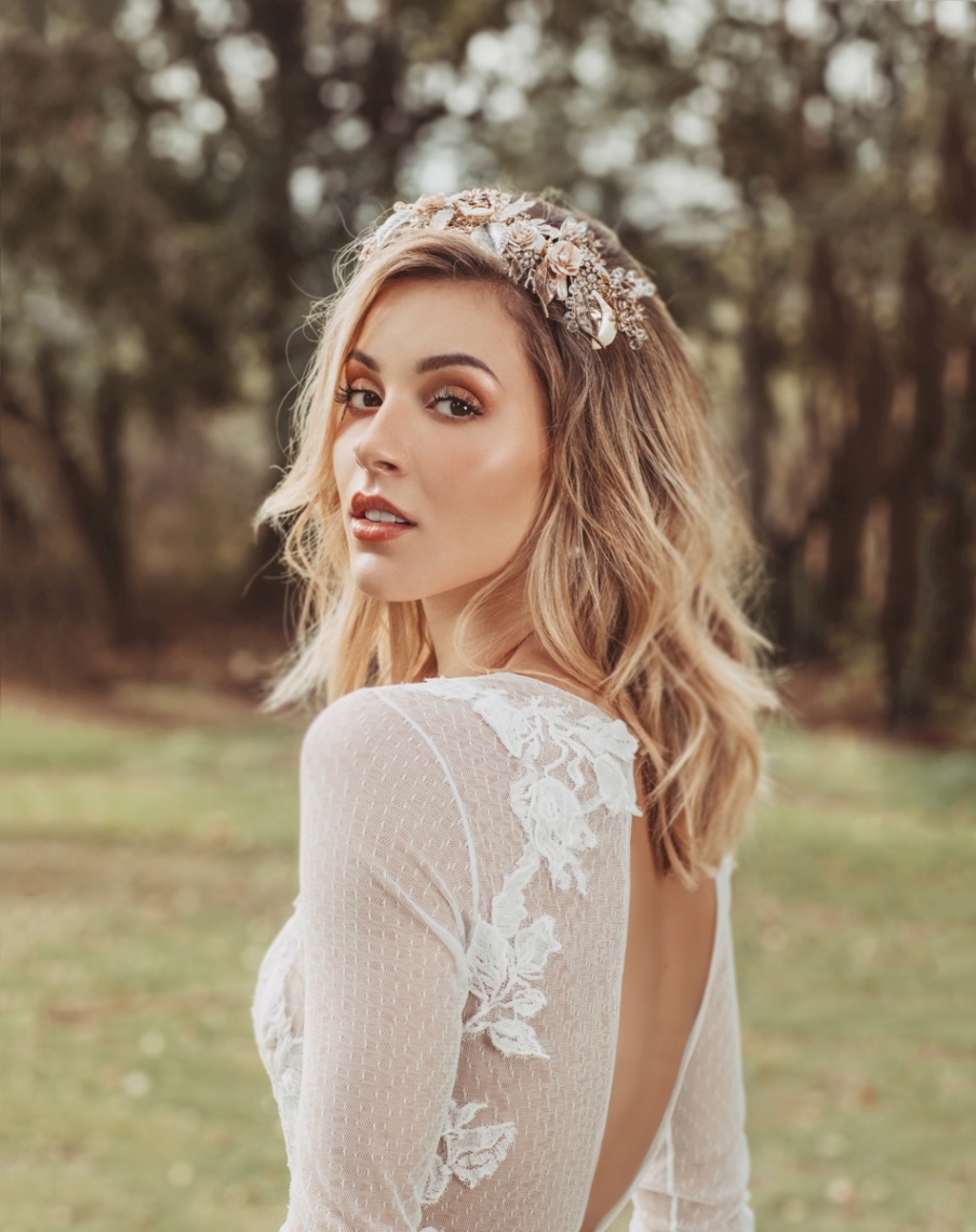 Mariana Rodríguez posa vestida de novia