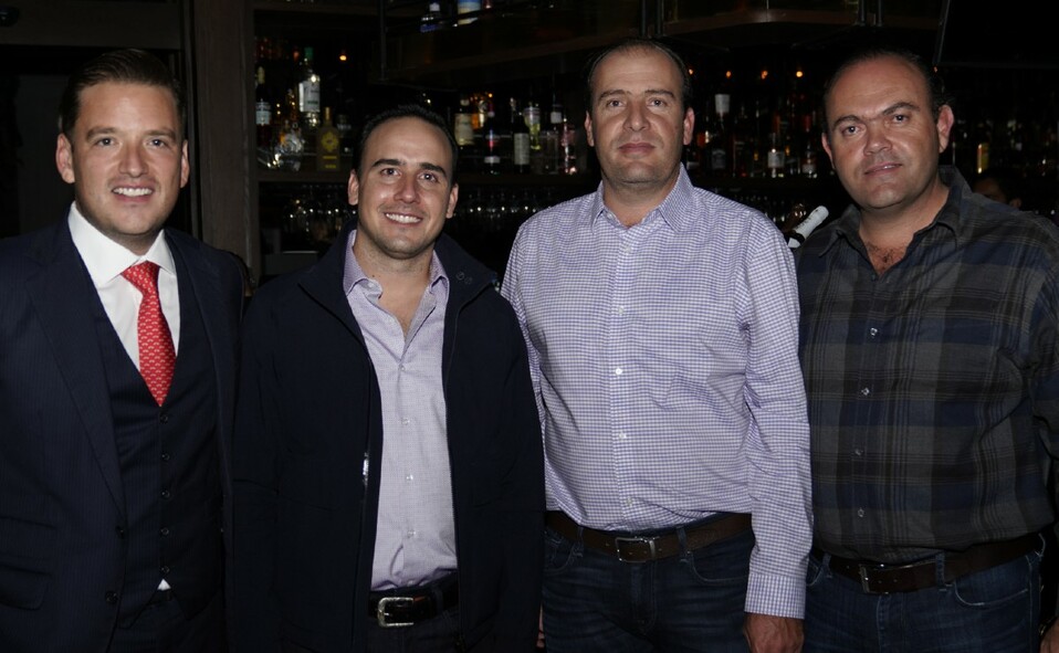 Alberto Martínez y Víctor Setien junto a invitados especiales | Cortesía