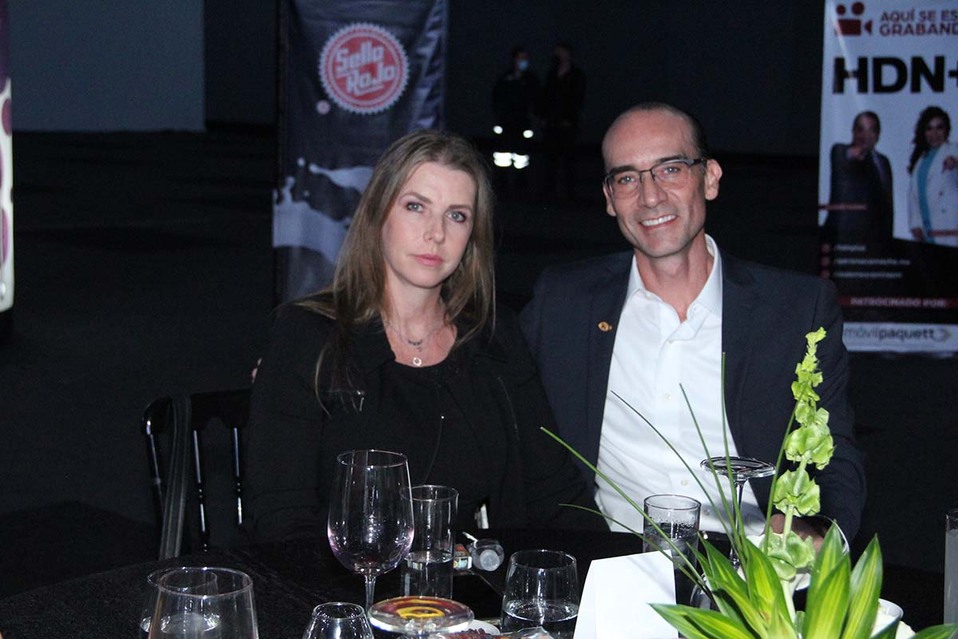 Paula González Luna y Néstor Flores Crotte.