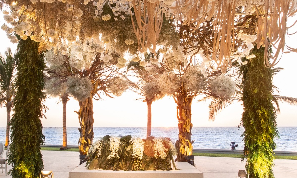 Frente al mar de Bahía Delfín, los novios festejaron su boda / Foto: Visor.dep.foto