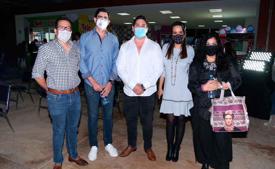 Luis, Carlos, Elías, Suhey y Alejandra