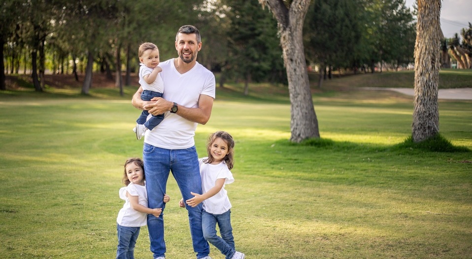 Paulo Pezzolano y sus hijos. Foto: Carlos Dayan Aparicio.