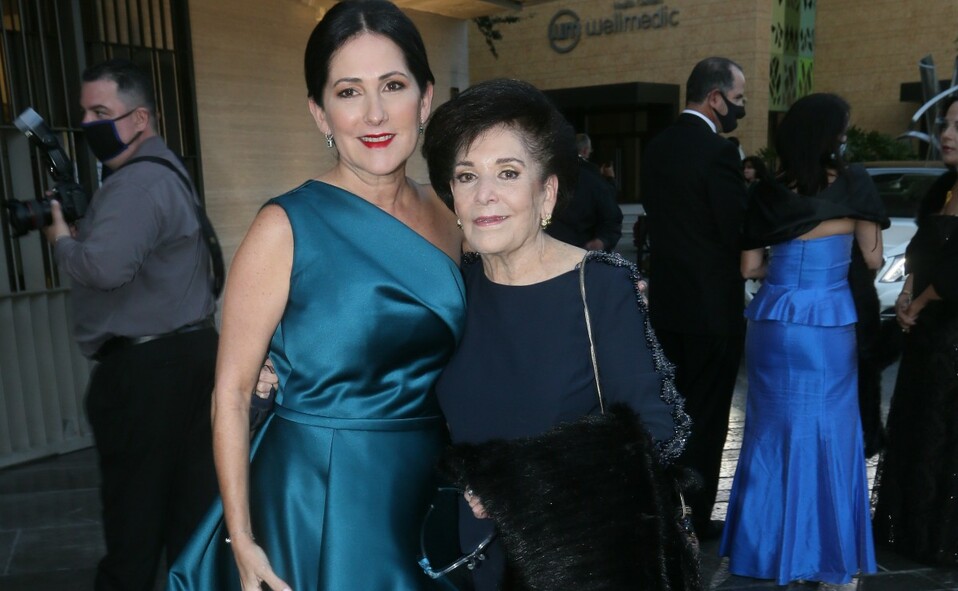 Mónica González de Garza y María Esther Garza de Díaz. FOTO: OMAR VALDEZ