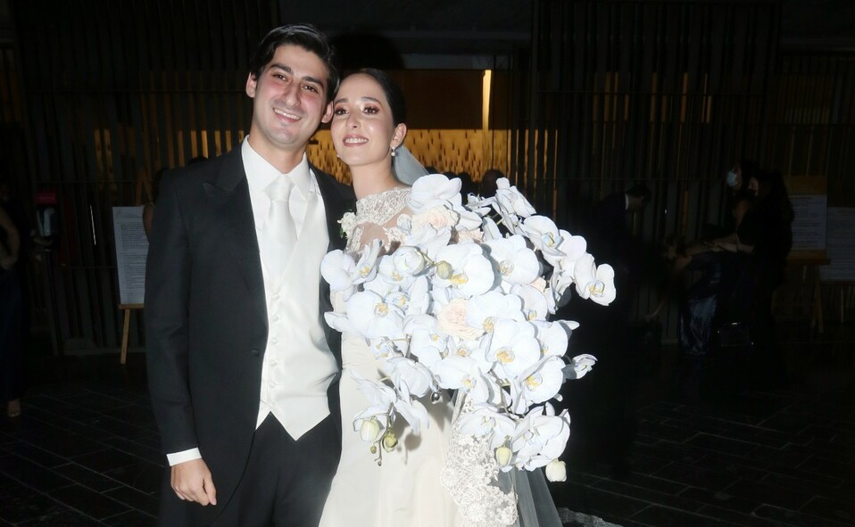 Los novios celebraron con sus familias su gran día. FOTO: OMAR VALDEZ