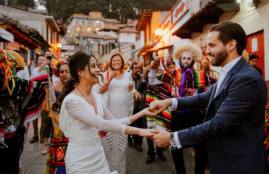 Vive una increíble boda en Chiapas, repleta de tradiciones como los Parachicos. Fotografía cortesía de Visit Chiapas