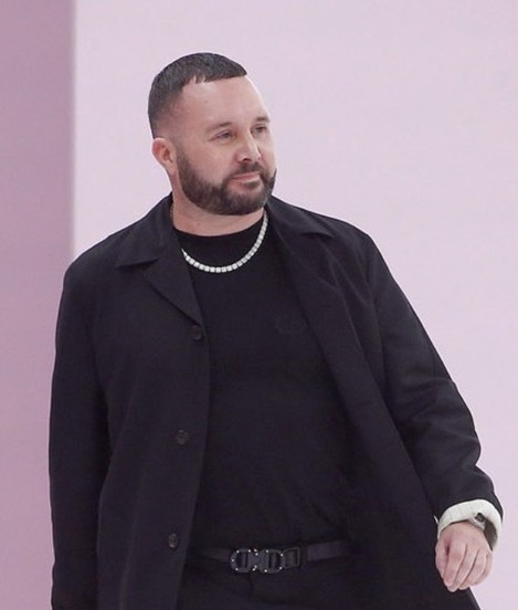 Kim Jones será el nuevo director creativo de Fendi, tomando el lugar de Karl Lagerfeld.